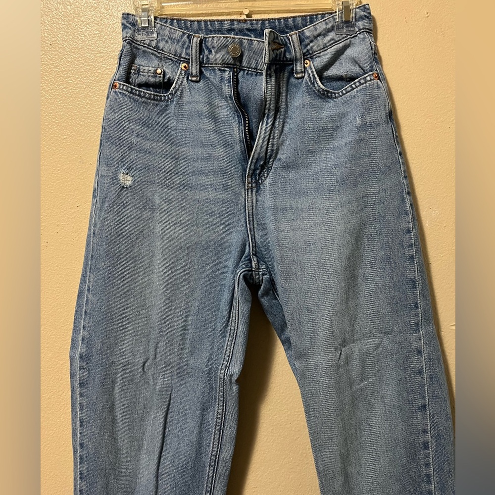 H&M Light Blue Loose Mom Jeans